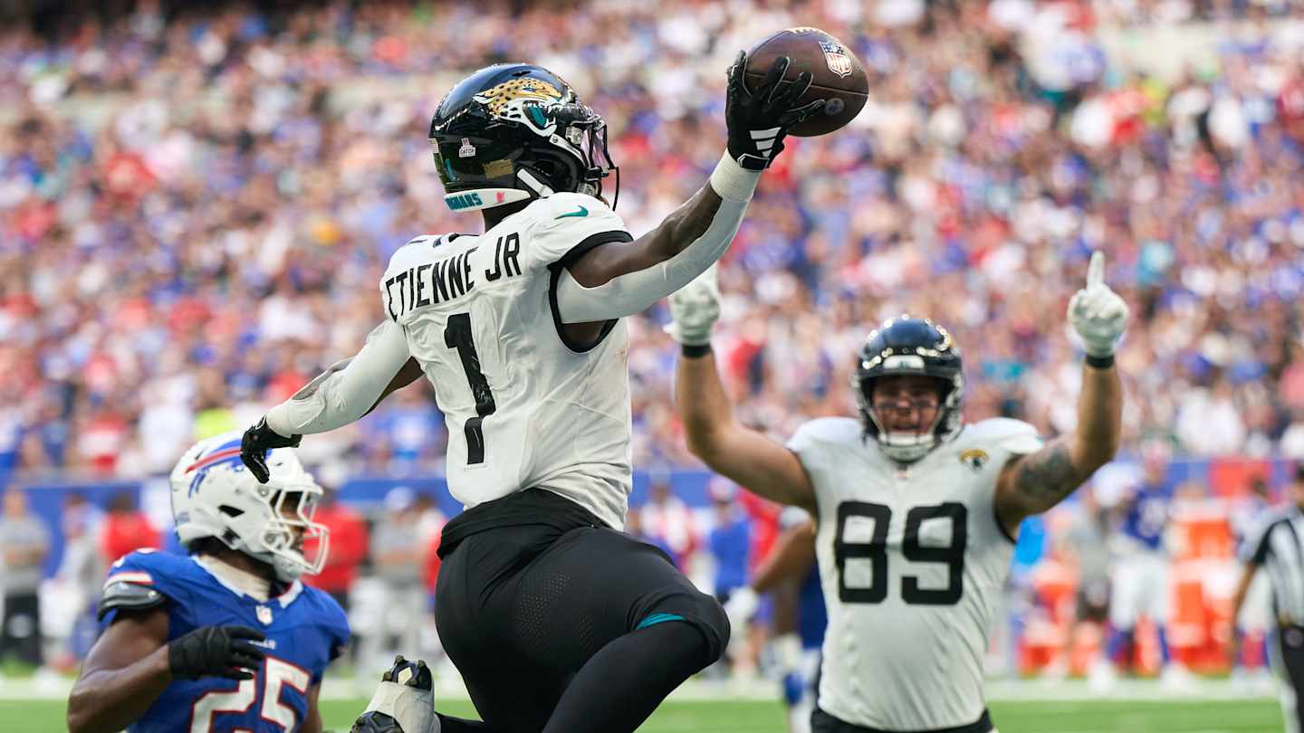 Detailed Nfl Play-offs: Buffalo Bills Edge Win At Jacksonville Jaguars On Wildcard Weekend Background Collection