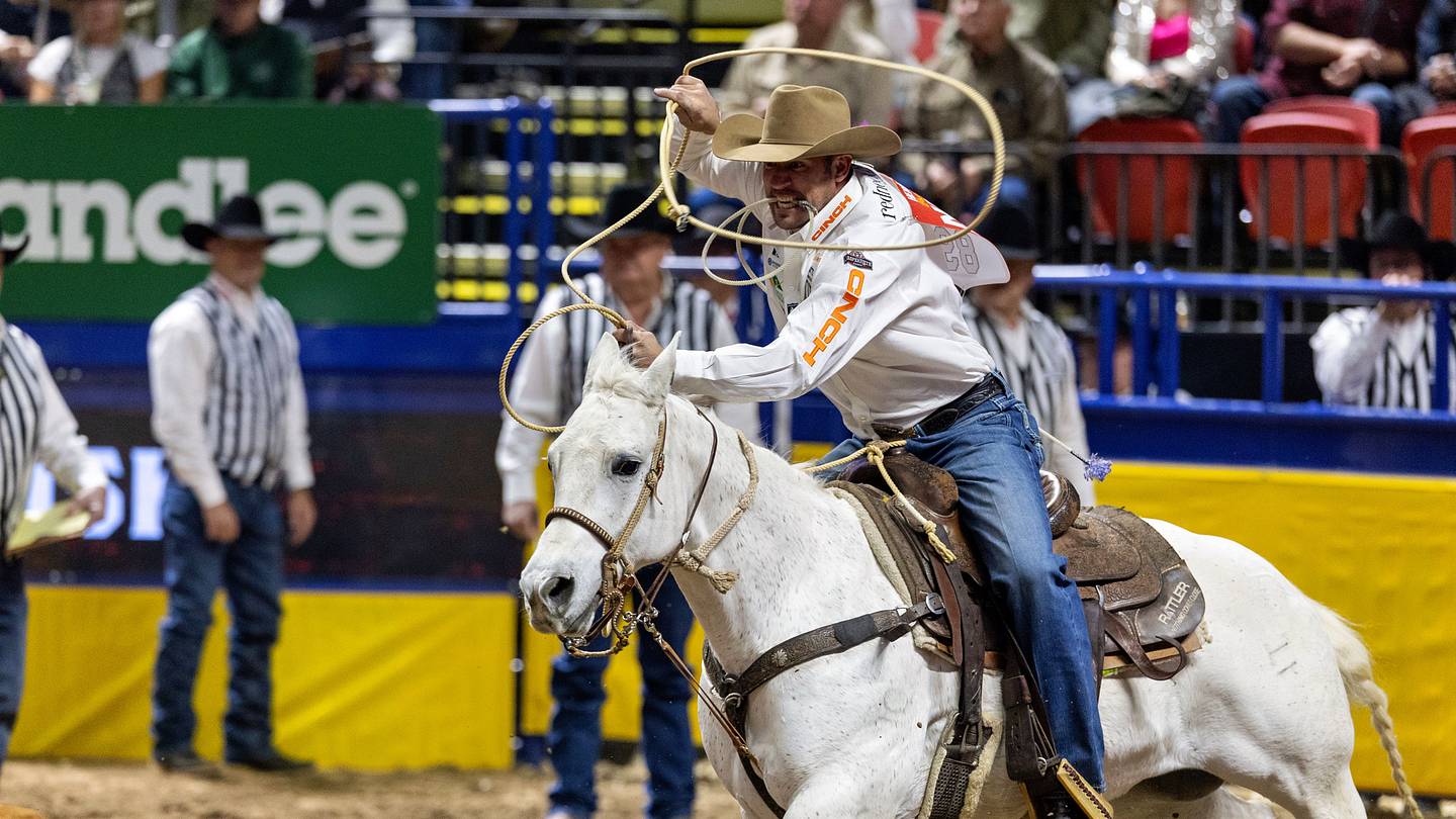 Hunter Herrin Tops Tie-Down Roping Round 8 - Sports Illustrated Rodeo ...