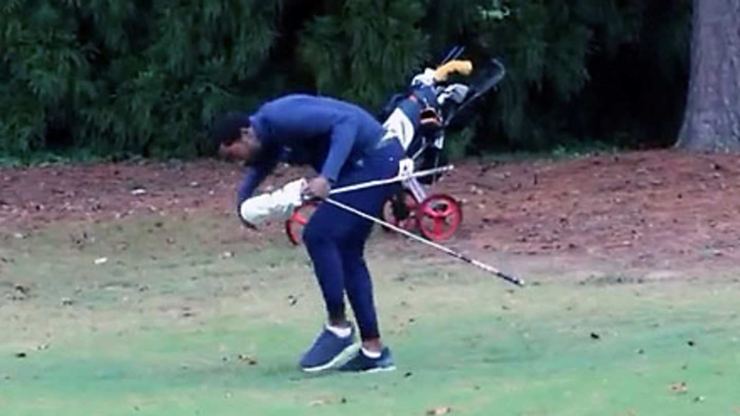 Stung J.R. Smith During His College Golf Debut — But the Man(02)