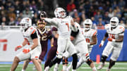 Quick Lane Bowl: Minnesota Survives Against Bowling Green With Strong Run Game
