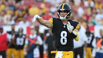 Kenny Pickett Keeps It Clean With Pregame Sneakers