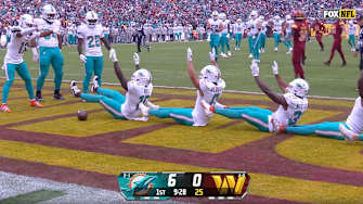 Tyreek Hill and the Dolphins Nailed a Perfect Roller Coaster Celebration After Scoring TD vs. Commanders