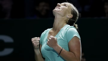Kuznetsova wins a dramatic three-set match against Radwanska