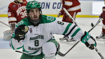 Frozen Four: North Dakota scores late, beats Denver to reach championship
