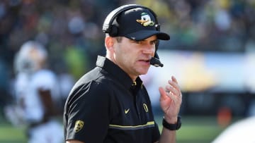 Keep the faith, Oregon: Why the Ducks would be foolish to fire Mark Helfrich
