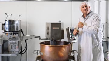 NFL veteran Mike Lodish tackles food industry with peanut brittle company