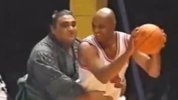 Watch Charles Barkley, Michael Jordan play ball with sumo wrestlers