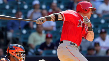 Report: Angels' Josh Hamilton has bone bruise in left thumb