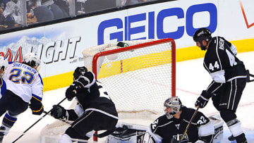 NHL playoffs: L.A. Kings eliminate St. Louis Blues with 2-1 victory in Game 6