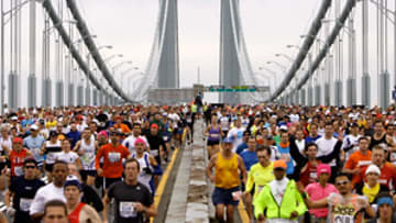 New York divided over decision to cancel marathon in wake of Sandy