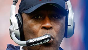 Lovie Smith bears brunt of another disappointing season in Chicago