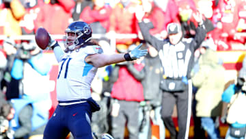 After Long Wait, Kelly Aims for Long Run as a Starter