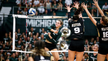 Spartans Battle but Fall at No. 7 Illinois