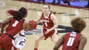 Senior Guards Hannah Barber, Megan Abrams Now the Faces of Alabama Women's Basketball