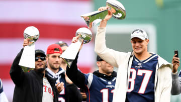 Shaq, Gronk to go Head-to-Head in Fundraiser for Social Justice