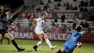 Riley Tanner Leads Alabama Soccer Past Kentucky on Senior Night, 2-1