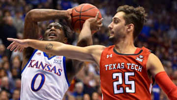 Red Raiders Men's Hoops Fall to No. 3 Kansas Jayhawks 75-72