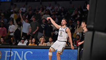 Georgia Tech Beats Notre Dame At The Buzzer 70-68 To Pick Up Second ACC Win