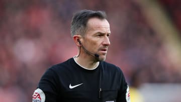 Who is the referee for Sunderland vs Swansea?