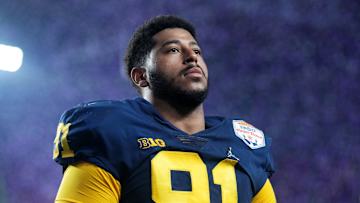 Michigan/Colorado EDGE rusher Taylor Upshaw enters the transfer portal