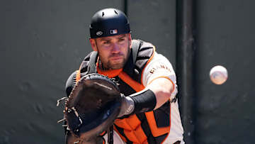 Reds sign former SF Giants backstop to one-year deal