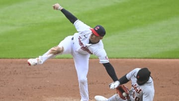 Tigers Outfielder Has Extremely Painful Mishap on Stolen Base Attempt