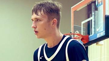 Oregon Forward Builds Basketball Following, Including UW