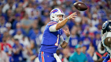 Bills Cruise Past Titans 41-7 in Monday Night Beatdown: Live Game Log