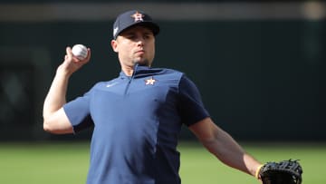 Will the Astros Bring Back Aledmys Díaz?
