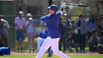 Shohei Ohtani batea su primer jonrón en la práctica en vivo con los Dodgers.