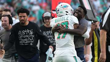 Dolphins’ Tyreek Hill Shuts Down Jaylen Waddle Trade Suggestion