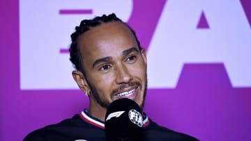 Hamilton: Jos Verstappen "es un padre, no está involucrado en el equipo"