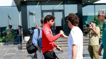 ¡Carlos Sainz en el circuito para disfrutar de la carrera!: "Volveré enseguida"