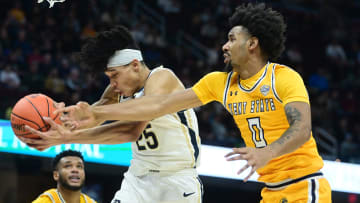 Kent State Player Makes Brutal Mental Error in Closing Seconds of MAC Championship