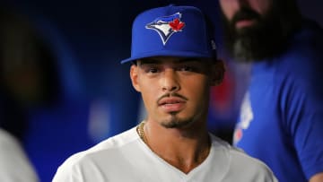 Blue Jays' Hicks Lets Cubs Rally In 9th Inning