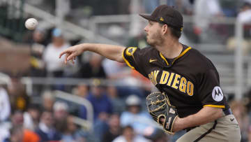 Padres Bring Back Reliever as Free Agency Gets Underway