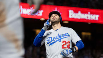 Multiple reports refute claim that J.D. Martinez had no interest in SF Giants