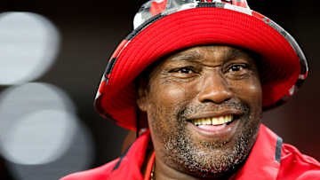 Warren Sapp Unloads on Bill Belichick, Calls for Patriots’ Coach to Retire