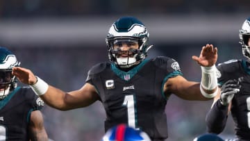 Eagles Trail Big After Injury-Filled First Half vs. Giants