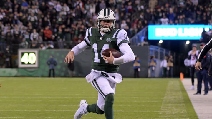 WATCH: Sam Darnold flashes leadership by hosting Jets teammates for California workout
