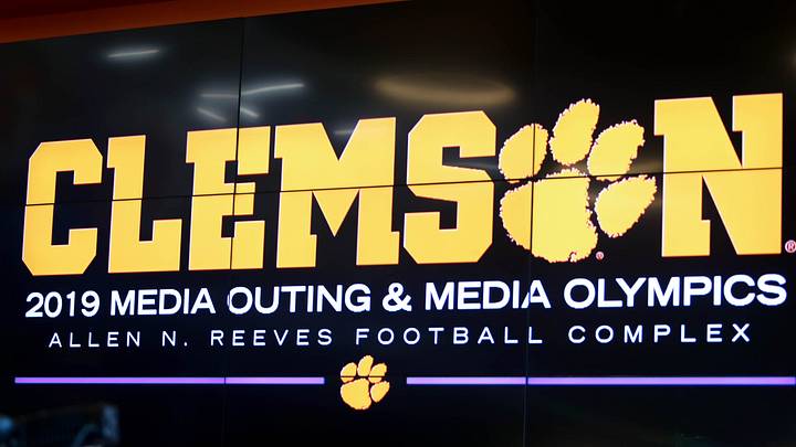 Dabo's Media Outing Photo Gallery Dabo's Media Outing Photo Gallery