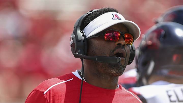 Reports: Cats dismiss DL coach