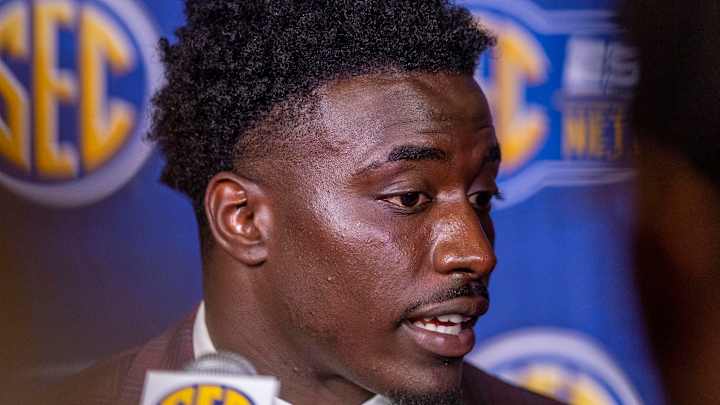 Alabama linebacker suffers knee injury