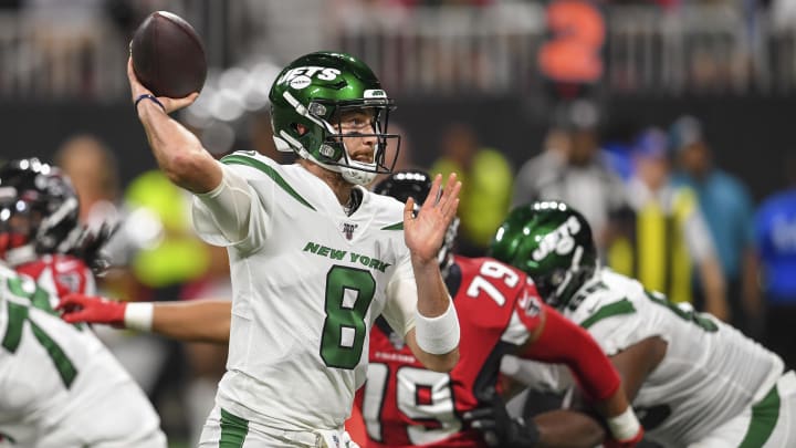 WATCH: Breaking down third string battle between Jets QBs Luke Falk and Davis Webb WATCH: Breaking down third string battle between Jets QBs Luke Falk and Davis Webb