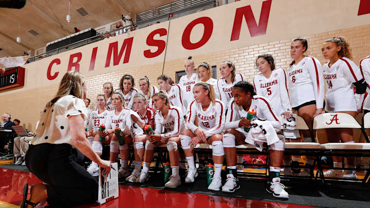 Alabama Volleyball Inks Six During Fall Signing Period