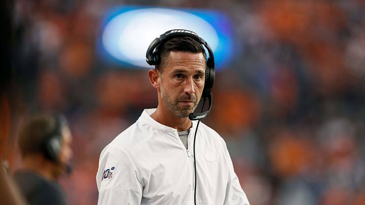 Is Kyle Shanahan making a mistake by keeping three quarterbacks on the roster? Is Kyle Shanahan making a mistake by keeping three quarterbacks on the roster?