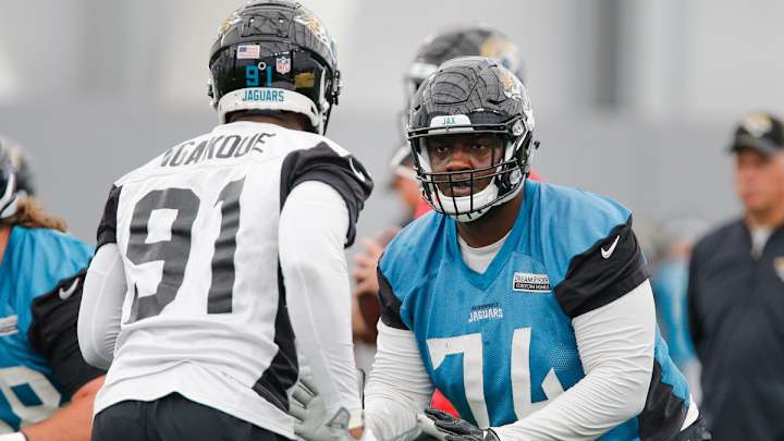 LT Cam Robinson sidelined with a hyperextended knee, per report