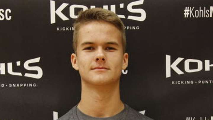 Cats land kicker's commitment