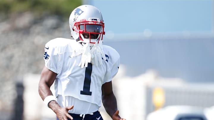 Antonio Brown has chosen an official Patriots jersey number
