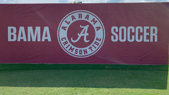 Alabama Soccer Signs 10 to Class of 2021